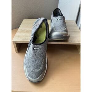Bzees Gray Slip-On Sneakers - Size Men’s 11